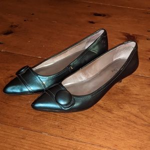 Anne Klein Green Kitten Heels size 7.5